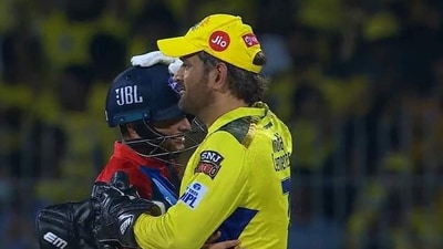 MS Dhoni with Kuldeep Yadav (IPL) MS Dhoni with Kuldeep Yadav (IPL)