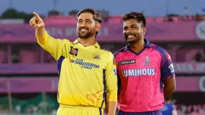 MS Dhoni (L) with Sanju Samson (IPL) MS Dhoni (L) with Sanju Samson (IPL)
