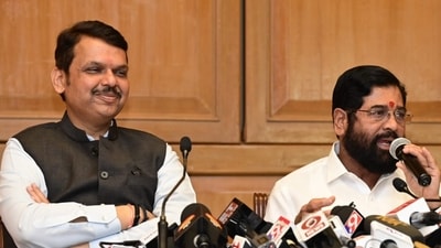 Maharashtra chief minister Eknath Shinde with his deputy Devendra Fadnavis addresses a press conference after Supreme Court's verdict. (HT Photo by Anshuman Poyrekar) Maharashtra chief minister Eknath Shinde with his deputy Devendra Fadnavis addresses a press conference after Supreme Court's verdict. (HT Photo by Anshuman Poyrekar)