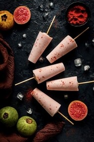 Masaledar amrood popsicle (Pinterest ) Masaledar amrood popsicle (Pinterest )