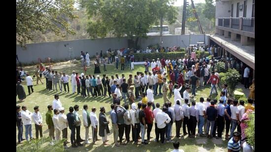Ghaziabad municipal corporation recorded the lowest voter turnout of 41.43% with only 638,903 voters of a registered base of 1,542,126 turning up to vote on Thursday. (Sakib Ali/ HT Photo)