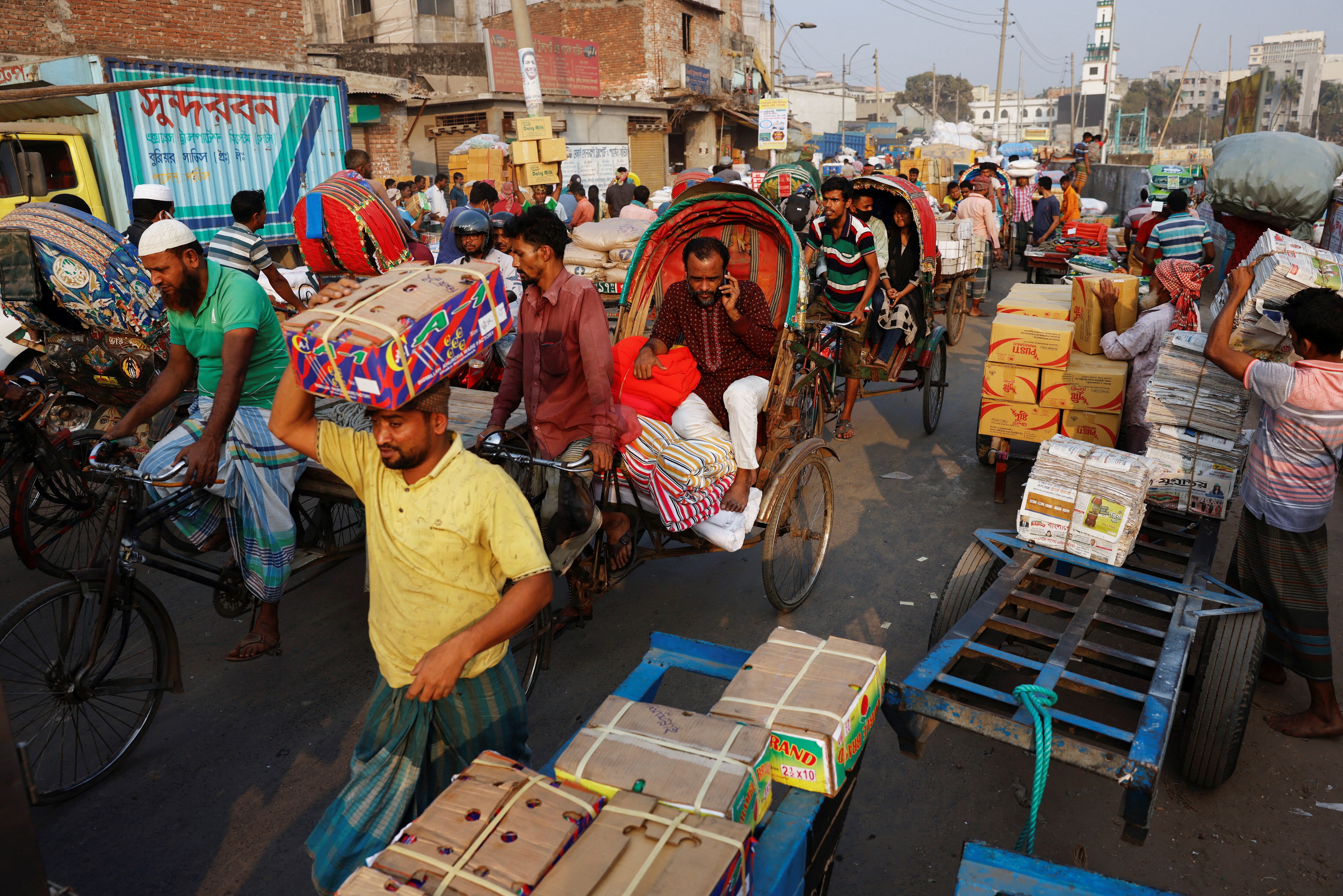 A street scene in Dhaka, Bangladesh (REUTERS/Mohammad Ponir Hossain) A street scene in Dhaka, Bangladesh (REUTERS/Mohammad Ponir Hossain)