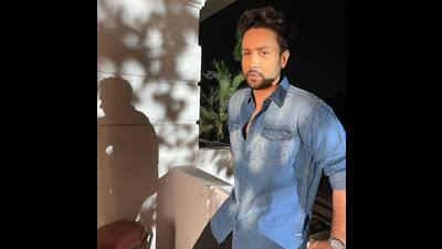 Adhyayan Suman recalls being treated badly by casting agents.