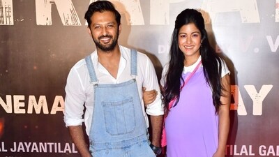 Vatsal Sheth and Ishita Dutta continue to make most of the time before the arrival of their baby. Ishita is expecting her first child. She was seen in Drishyam 2 last year. (Varinder Chawla) Vatsal Sheth and Ishita Dutta continue to make most of the time before the arrival of their baby. Ishita is expecting her first child. She was seen in Drishyam 2 last year. (Varinder Chawla)