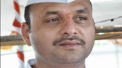 Kishor Aware rushed to Somatane Phata-rural hospital but did not respond to medical treatment and was proclaimed dead by the resident doctors. (HT PHOTO)