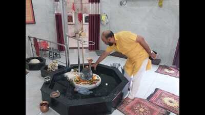 The theft took place at Shiv Mandir Sanatan Dharam Sabha, Mohali. (HT Photo)