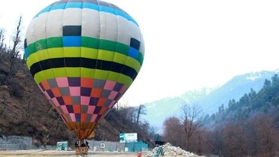 A hot air balloon ride: Take your mother on a hot air balloon ride and enjoy the stunning views from above. (HT Photo/Aquil Khan) A hot air balloon ride: Take your mother on a hot air balloon ride and enjoy the stunning views from above. (HT Photo/Aquil Khan)