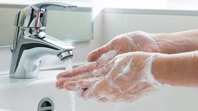 A Twitter influencer asked people not to wash their hands with soap. (Twitter/@LifeMathMoney) A Twitter influencer asked people not to wash their hands with soap. (Twitter/@LifeMathMoney)