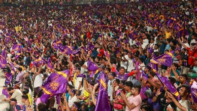 Crowd at Eden Gardens Crowd at Eden Gardens