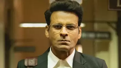 Manoj Bajpayee in a still from Sirf Ek Bandaa Kaafi Hai. Manoj Bajpayee in a still from Sirf Ek Bandaa Kaafi Hai.