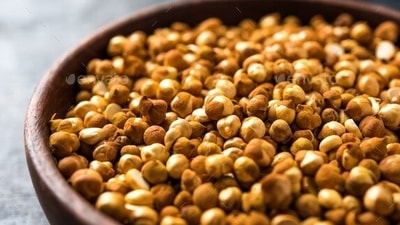 Roasted chana on the other hand is a better choice with your tea as it controls blood sugar levels by regulating insulin, contains B-Complex vitamins, boosts immunity, contains fibre, improves digestion and satiety, contains calcium, magnesium which helps in maintaining bone strength, contains choline, reduces inflammation and maintains celllular membranes. (Pinterest) Roasted chana on the other hand is a better choice with your tea as it controls blood sugar levels by regulating insulin, contains B-Complex vitamins, boosts immunity, contains fibre, improves digestion and satiety, contains calcium, magnesium which helps in maintaining bone strength, contains choline, reduces inflammation and maintains celllular membranes. (Pinterest)