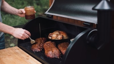 Mango BBQ Sauce: Mix pureed mango, ketchup, brown sugar, vinegar, and spices for a sweet and savoury sauce that is perfect for grilled chicken, pork, or tofu. (Unsplash) Mango BBQ Sauce: Mix pureed mango, ketchup, brown sugar, vinegar, and spices for a sweet and savoury sauce that is perfect for grilled chicken, pork, or tofu. (Unsplash)