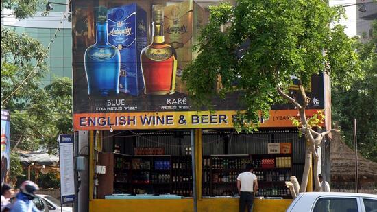 Through 11 rounds of auction, the Chandigarh administration has managed to sell 76 of the total 95 vends in the city, while 19 remain available. (HT)