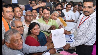 BJP’s mayoral candidate Sunita Dayal after securing her victory in the local body elections in Ghaziabad on Saturday. (Sakib Ali/ HT Photo) BJP’s mayoral candidate Sunita Dayal after securing her victory in the local body elections in Ghaziabad on Saturday. (Sakib Ali/ HT Photo)