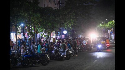Food stalls near MIT College in Kothrud. (HT FILE PHOTO) Food stalls near MIT College in Kothrud. (HT FILE PHOTO)