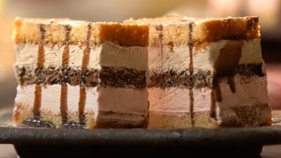 Happy Mother's Day 2023 special recipe: Treat your mom to a mouth-watering dessert of Ice-Cream Sandwich Cake (Photo by Hershey India) Happy Mother's Day 2023 special recipe: Treat your mom to a mouth-watering dessert of Ice-Cream Sandwich Cake (Photo by Hershey India)