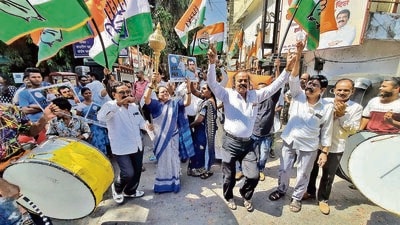 Thane, India - May 13, 2023: Congress workers celebrate victory as the party sweeps Karnataka assembly elections, at Thane Congress Office, in Thane, India, on Saturday, May 13, 2023. (Praful Gangurde/HT Photo) (HT PHOTO) Thane, India - May 13, 2023: Congress workers celebrate victory as the party sweeps Karnataka assembly elections, at Thane Congress Office, in Thane, India, on Saturday, May 13, 2023. (Praful Gangurde/HT Photo) (HT PHOTO)