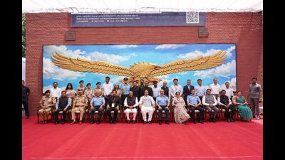 The House took strong exception to mayor Anup Gupta — Chandigarh’s first citizen — being made to stand behind the chairs during a group photograph, where the front chairs were occupied by Union defence minister Rajnath Singh, IAF chief Air Chief Marshal VR Chaudhari, UT administrator Banwarilal Purohit, UT adviser Dharam Pal, MP Kirron Kher and UT DGP Praveer Ranjan. (HT Photo) The House took strong exception to mayor Anup Gupta — Chandigarh’s first citizen — being made to stand behind the chairs during a group photograph, where the front chairs were occupied by Union defence minister Rajnath Singh, IAF chief Air Chief Marshal VR Chaudhari, UT administrator Banwarilal Purohit, UT adviser Dharam Pal, MP Kirron Kher and UT DGP Praveer Ranjan. (HT Photo)