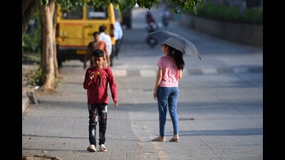 The IMD recorded reduction in maximum temperature at various areas in Pune City. (Kalpesh Nukte/HT PHOTO) The IMD recorded reduction in maximum temperature at various areas in Pune City. (Kalpesh Nukte/HT PHOTO)
