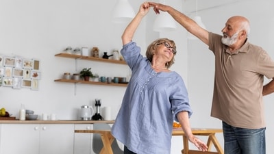 5. Social Engagement: Encourage social interactions and activities to support emotional well-being. Regular social engagement can help reduce feelings of loneliness and isolation, which are common among aging individuals. (Freepik )