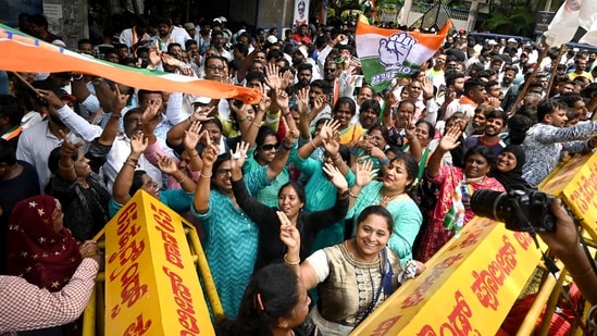 According to AICC in charge of Karnataka, Randeep Surjewalahe, the first meeting of the Congress Legislature Party(CLP) will be held at 5.30 pm on May 14. The meeting is likely to decide the name of the new chief minister.&nbsp;(ANI)