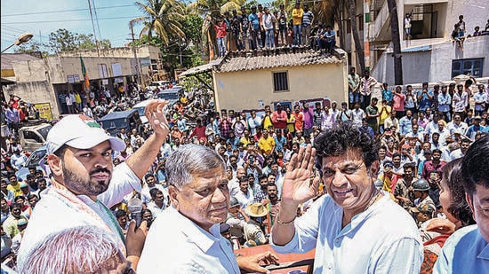 Lingayat leader Jagadish Shettar switched to the Congress after being denied a BJP ticket. (PTI)