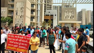 Ramprastha City residents protest against developer for water shortage