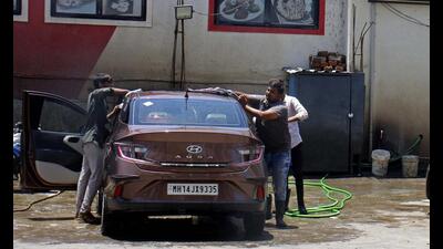 A washing centre in Pune. (Ravindra Joshi/HT PHOTO)