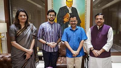 CM Arvind Kejriwal and MP Sanjay Singh with Shiv Sena (UBT) leaders Aaditya Thackeray and Priyanka Chaturvedi on Sunday. (ANI) CM Arvind Kejriwal and MP Sanjay Singh with Shiv Sena (UBT) leaders Aaditya Thackeray and Priyanka Chaturvedi on Sunday. (ANI)