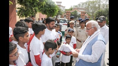 Haryana chief minister Manohar Lal Khattar during the Jan Samvad programme in Sirsa on Sunday. (HT photo) Haryana chief minister Manohar Lal Khattar during the Jan Samvad programme in Sirsa on Sunday. (HT photo)