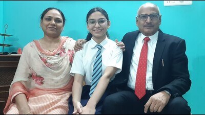Mawra’s father Nasib Ahmed is a retired deputy general manager from Indian Bank and her mother Gausia Nafees is a homemaker. (HT Photo) Mawra’s father Nasib Ahmed is a retired deputy general manager from Indian Bank and her mother Gausia Nafees is a homemaker. (HT Photo)
