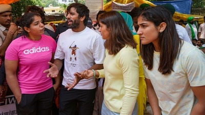 New Delhi: Wrestlers Bajrang Punia, Vinesh Phogat, Sangeeta and Sakshi Malik during their ongoing protest against Wrestling Federation of India (WFI) chief Brij Bhushan Sharan Singh, at Jantar Mantar in New Delhi, Saturday, May 13, 2023. (PTI Photo/Vijay Verma) (PTI05_13_2023_000193A) (PTI) New Delhi: Wrestlers Bajrang Punia, Vinesh Phogat, Sangeeta and Sakshi Malik during their ongoing protest against Wrestling Federation of India (WFI) chief Brij Bhushan Sharan Singh, at Jantar Mantar in New Delhi, Saturday, May 13, 2023. (PTI Photo/Vijay Verma) (PTI05_13_2023_000193A) (PTI)