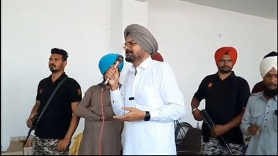Sidhu Moose Wala’s father Balkaur Singh had campaigned against AAP in Jalandhar bypoll, demanding justice for their son. (HT photo) Sidhu Moose Wala’s father Balkaur Singh had campaigned against AAP in Jalandhar bypoll, demanding justice for their son. (HT photo)