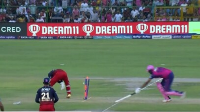 Anuj Rawat runs out Ashwin (IPL) Anuj Rawat runs out Ashwin (IPL)