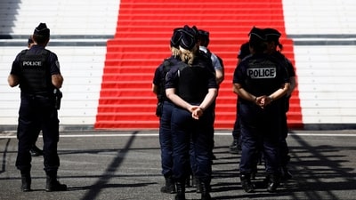 French police take part in a rehearsal on the steps of the festival palace on the eve of the opening ceremony. This year, organizers face additional worries that recent protests over President Emmanuel Macron's pension reforms will affect the festival. Around a thousand police and security guards are in place for the festival, which will be held under a heightened security alert, reported AFP. (Sarah Meyssonnier / Reuters) French police take part in a rehearsal on the steps of the festival palace on the eve of the opening ceremony. This year, organizers face additional worries that recent protests over President Emmanuel Macron's pension reforms will affect the festival. Around a thousand police and security guards are in place for the festival, which will be held under a heightened security alert, reported AFP. (Sarah Meyssonnier / Reuters)
