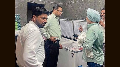 A municipal corporation team inspecting a slaughterhouse in Ludhiana on Monday. (HT Photo) A municipal corporation team inspecting a slaughterhouse in Ludhiana on Monday. (HT Photo)