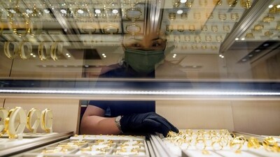 The price of one gram of 22K gold stands at  ₹5,665 currently, while eight grams is  ₹45,320. (REUTERS)