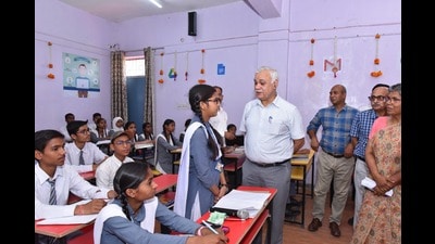 Chief secretary Durga Shankar Mishra inaugurated an online rural education programme ‘Pahal’ at Government UP Sainik Inter College, Sarojini Nagar in Lucknow. (HT Photo) Chief secretary Durga Shankar Mishra inaugurated an online rural education programme ‘Pahal’ at Government UP Sainik Inter College, Sarojini Nagar in Lucknow. (HT Photo)