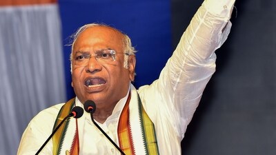 Congress President Mallikarjun Kharge addresses a public meeting ahead of Assembly polls, in Hubballi, Karnataka, (PTI) Congress President Mallikarjun Kharge addresses a public meeting ahead of Assembly polls, in Hubballi, Karnataka, (PTI)