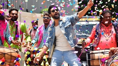 Vicky Kaushal dancing like there's no tomorrow ahead of the trailer launch. He also has another reason to celebrate as he is set to celebrate his birthday on Tuesday. (Varinder Chawla) Vicky Kaushal dancing like there's no tomorrow ahead of the trailer launch. He also has another reason to celebrate as he is set to celebrate his birthday on Tuesday. (Varinder Chawla)