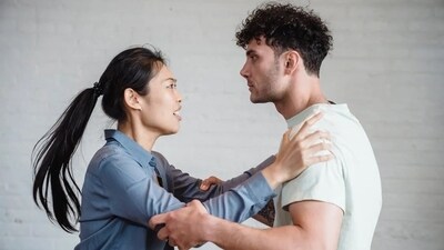 Four big red flags of boundary violation in a relationship (Pexels) Four big red flags of boundary violation in a relationship (Pexels)