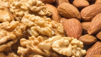 Calcium: In the form of almonds, walnuts, rajma, bajri and oats, Calcium should be included in the daily diet for better eye health.&nbsp; (Unsplash)