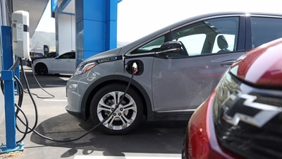 Electric cars (AFP) Electric cars (AFP)