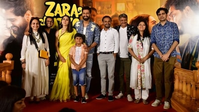 Vicky Kaushal and Sara Ali Khan with their Zara Hatke Zara Bachke family. The film also stars Rakesh Bedi, Sharib Hashmi and Neeraj Sood. (Varinder Chawla) Vicky Kaushal and Sara Ali Khan with their Zara Hatke Zara Bachke family. The film also stars Rakesh Bedi, Sharib Hashmi and Neeraj Sood. (Varinder Chawla)