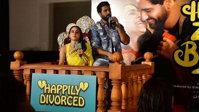 Sara Ali Khan and Vicky Kaushal are seen as a married couple in Zara Hatke Zara Bachke who decide to go for divorce after a few years of marriage. However, they seem to be putting up an act in front of their family while they continue to love each other in private. (Varinder Chawla) Sara Ali Khan and Vicky Kaushal are seen as a married couple in Zara Hatke Zara Bachke who decide to go for divorce after a few years of marriage. However, they seem to be putting up an act in front of their family while they continue to love each other in private. (Varinder Chawla)