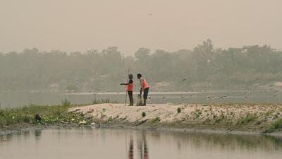 A thick layer of dust is seen engulfed around the city at Yamuna River, in New Delhi on Tuesday. (Sanjeev Verma/HT PHOTO) A thick layer of dust is seen engulfed around the city at Yamuna River, in New Delhi on Tuesday. (Sanjeev Verma/HT PHOTO)