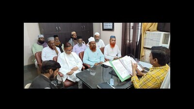 Ashutosh Pandey, district minority welfare officer, holding a meeting with principals of madrasas on Tuesday (HT Photo)