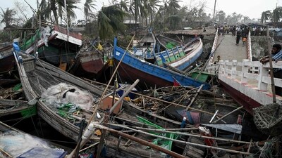 “After 4 p.m. yesterday, the storm weakened a bit, but the water did not fall back. Most of them sat on the roof and at the high places of their houses the whole night. The wind blew all night,” the rescue group leader said.&nbsp; (AFP)