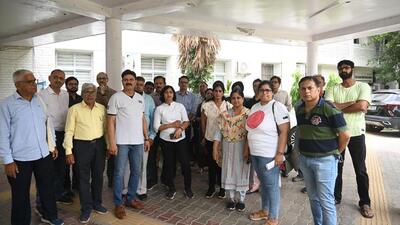 Residents of Towers E and F towers of Chintels Paradiso in Vikas Sadan in Gurugram on Tuesday. (Parveen Kumar/HT Photo) Residents of Towers E and F towers of Chintels Paradiso in Vikas Sadan in Gurugram on Tuesday. (Parveen Kumar/HT Photo)