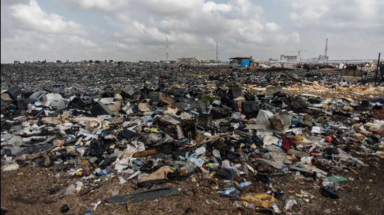 As the incident took place just 13 days after the Giaspura gas tragedy in which as many as 11 people were killed, the residents come out of their homes and stayed outside for hours in fear. (HT File Photo)